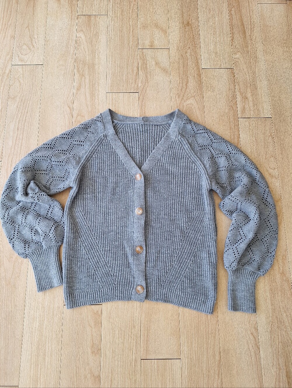 Women’s Gray V-Neck Button Cardigan Sweater Size M